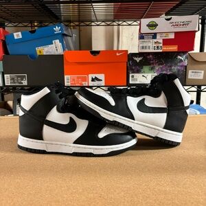 Women’s Nike Dunk High Panda Size 7.5